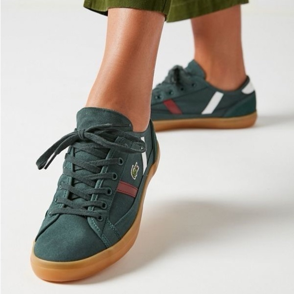 Lacoste Sideline 319: Dark Green Low-Top Sneakers with White & Red Accents